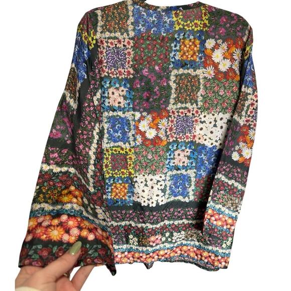 Johnny Was NWOT Daisy Floral Long Sleeve Top With Pompom Tassels Silk Size Small - Picture 10 of 15